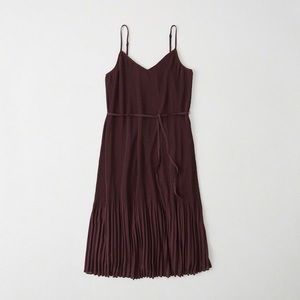 Abercrombie&Fitch Pleated Midi Dress